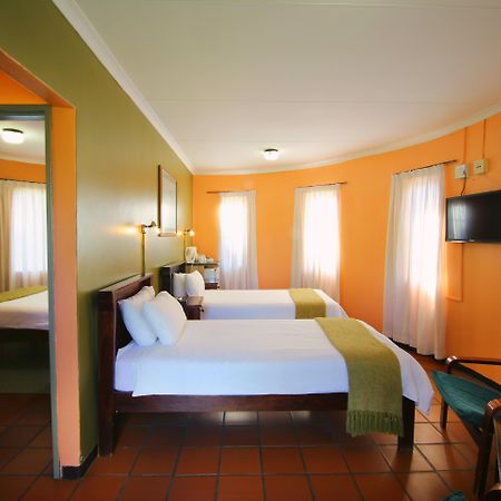 Kalahari Arms Hotel Khemsbok Eksteriør billede