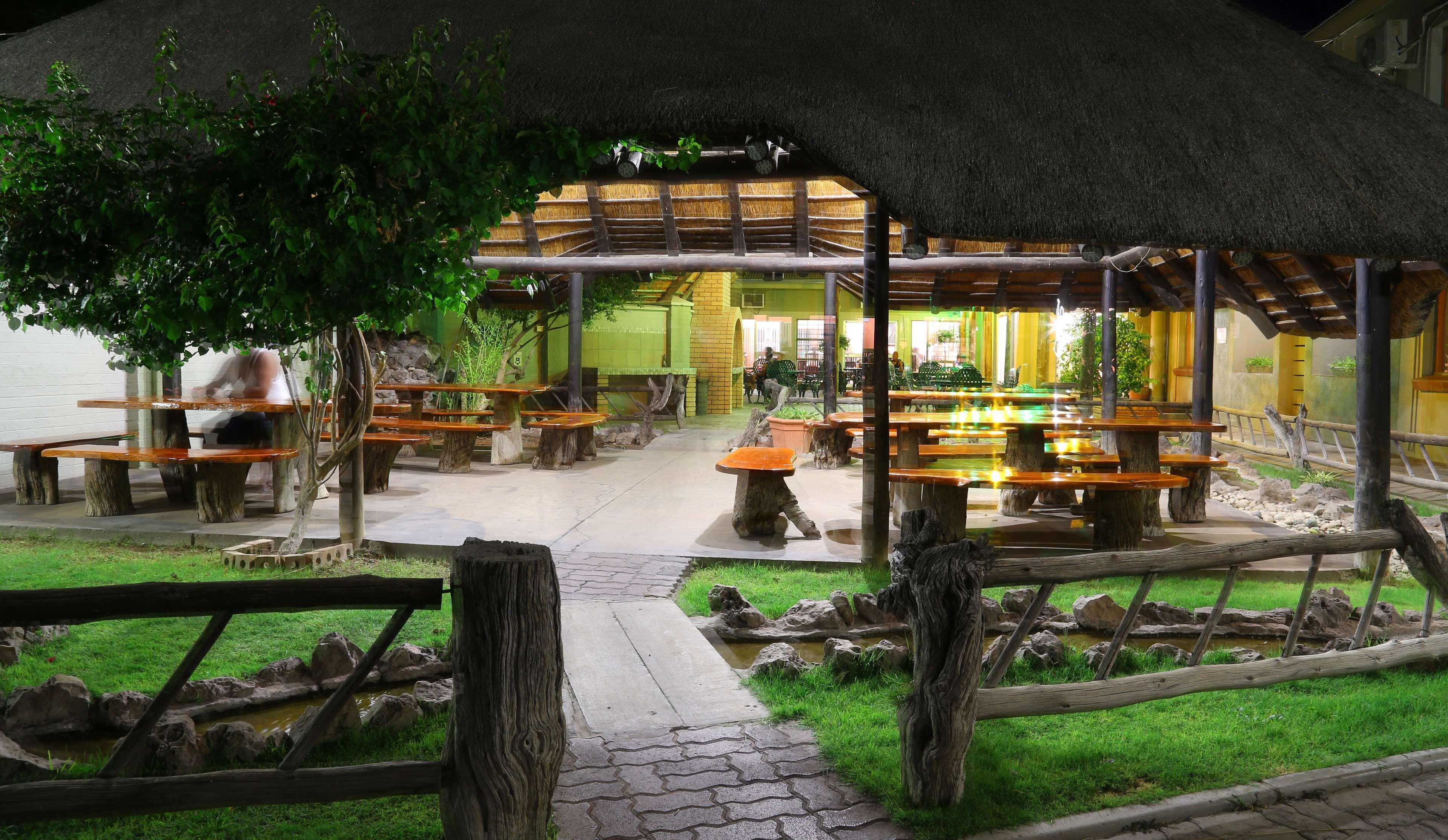 Kalahari Arms Hotel Khemsbok Eksteriør billede