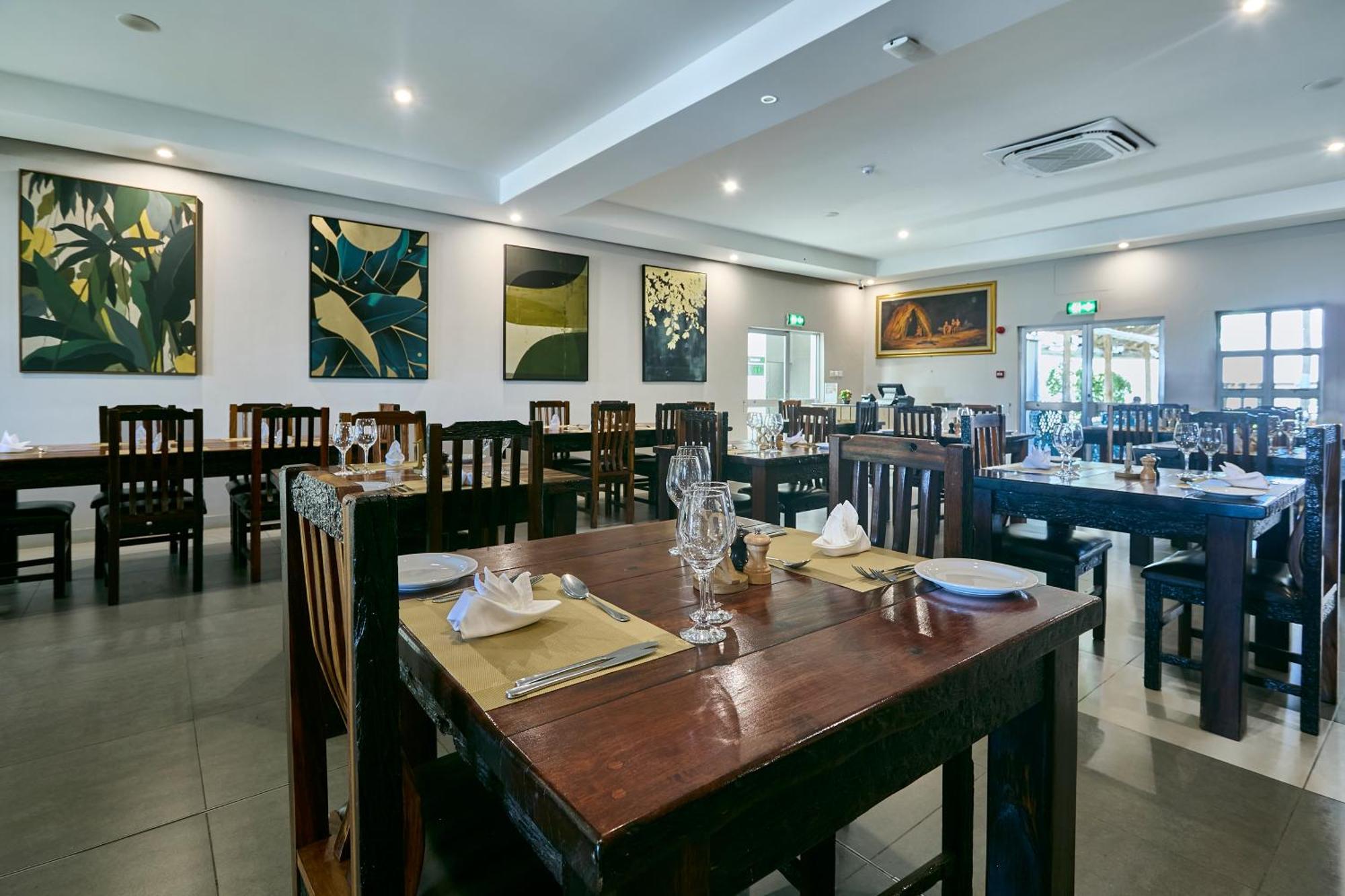 Kalahari Arms Hotel Khemsbok Eksteriør billede